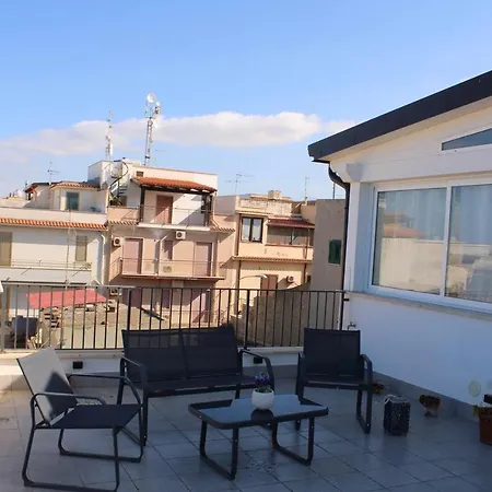 Mansarda Sole Ed Ombra Terrazza Vista Mare Apartment