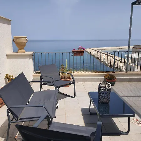 Apartment Mansarda Sole Ed Ombra Terrazza Vista Mare Balestrate